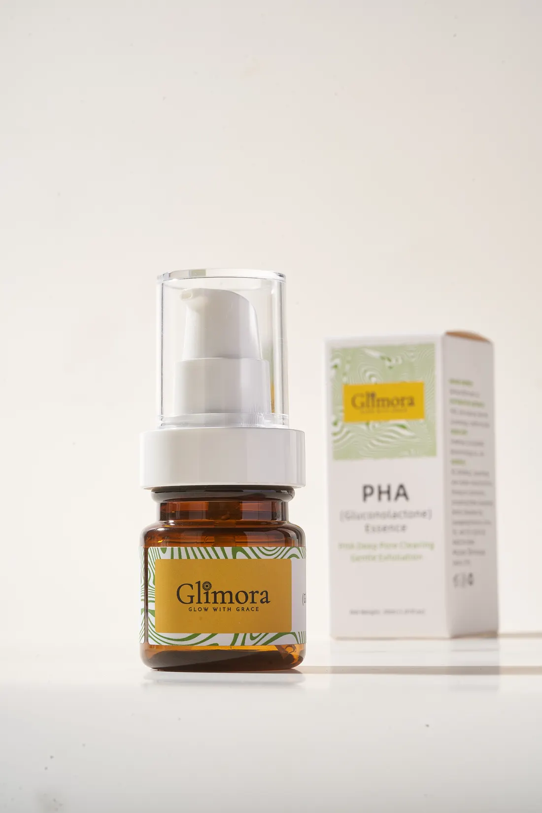 Serum bottle and packaging, photographed by Southlake Vision in China.